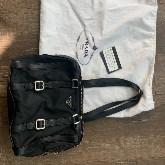 Prada Handbags - PRADA bag (vintage 😍) with authenticity card